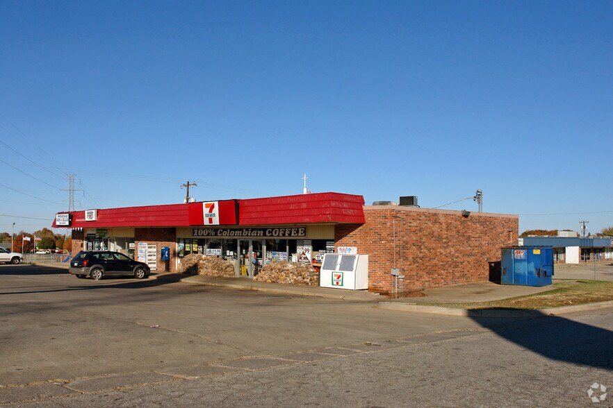 9600-9604 N Council Rd, Oklahoma City, OK for lease - Primary Photo - Image 1 of 8