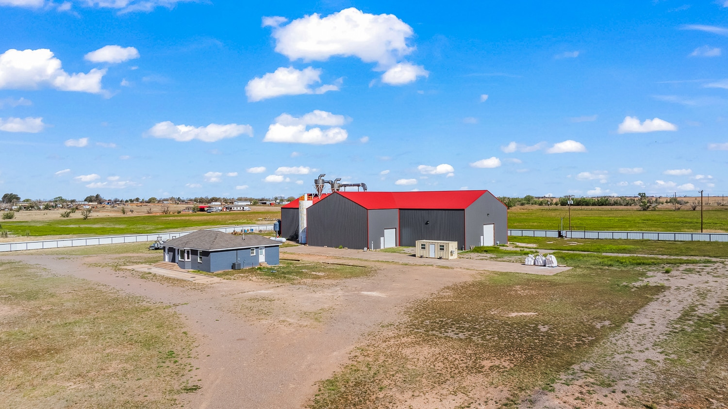 1809 114 Hwy, Levelland, TX for lease Primary Photo- Image 1 of 32
