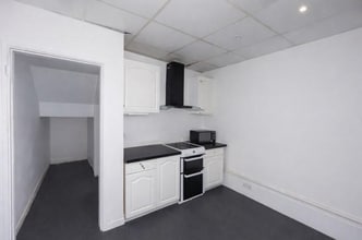 210 Newland Ave, Hull for lease Interior Photo- Image 2 of 4