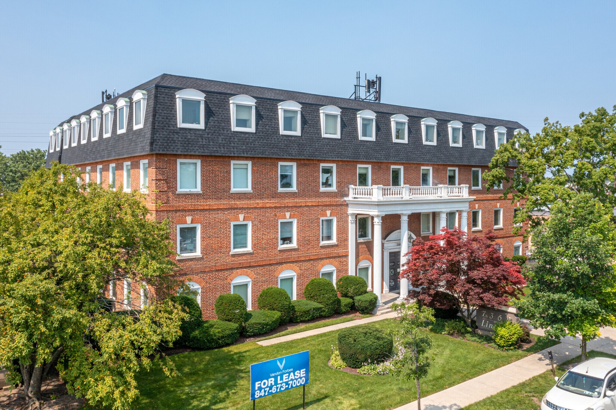 7366 N Lincoln Ave, Lincolnwood, IL à louer Photo du bâtiment- Image 1 de 13