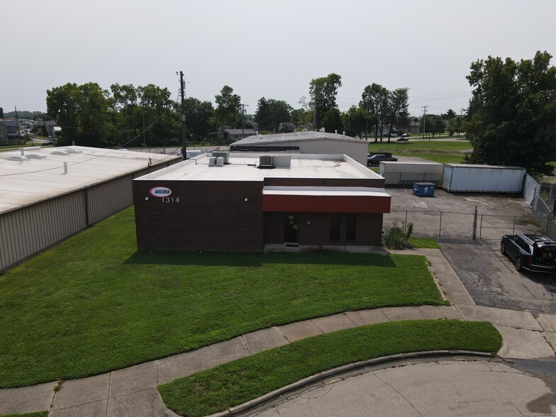 1312-1314 Farr Dr, Dayton, OH for sale - Building Photo - Image 2 of 9