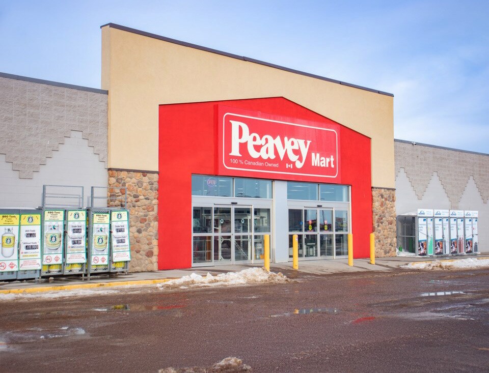 5127 50 St, Rocky Mountain House, AB à vendre Photo principale- Image 1 de 3