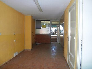 Plus de détails pour Multi-résidentiel à vendre