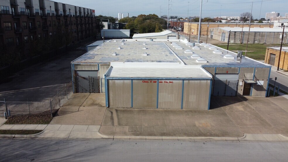 400 Lipscomb St, Fort Worth, TX à louer - Photo du bâtiment - Image 2 de 10