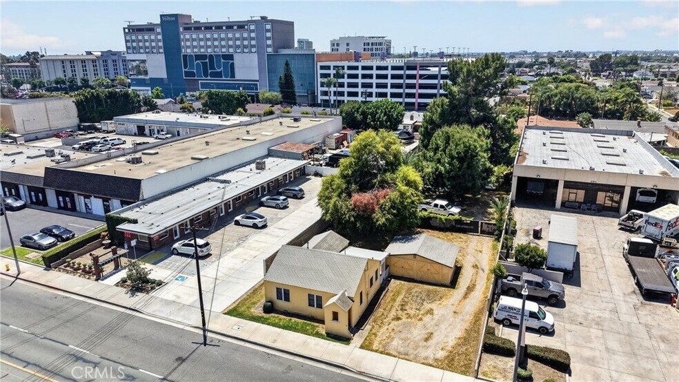 6851 Stanton Ave, Buena Park, CA à vendre - Photo du bâtiment - Image 2 de 5