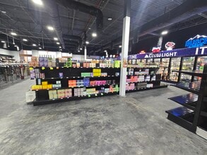 8600-8660 N Boardwalk Ave, Kansas City, MO à louer Photo intérieure- Image 2 de 3