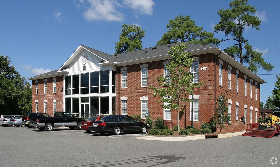 8412 Falls of Neuse Rd, Raleigh, NC à louer - Photo du bâtiment - Image 2 de 7