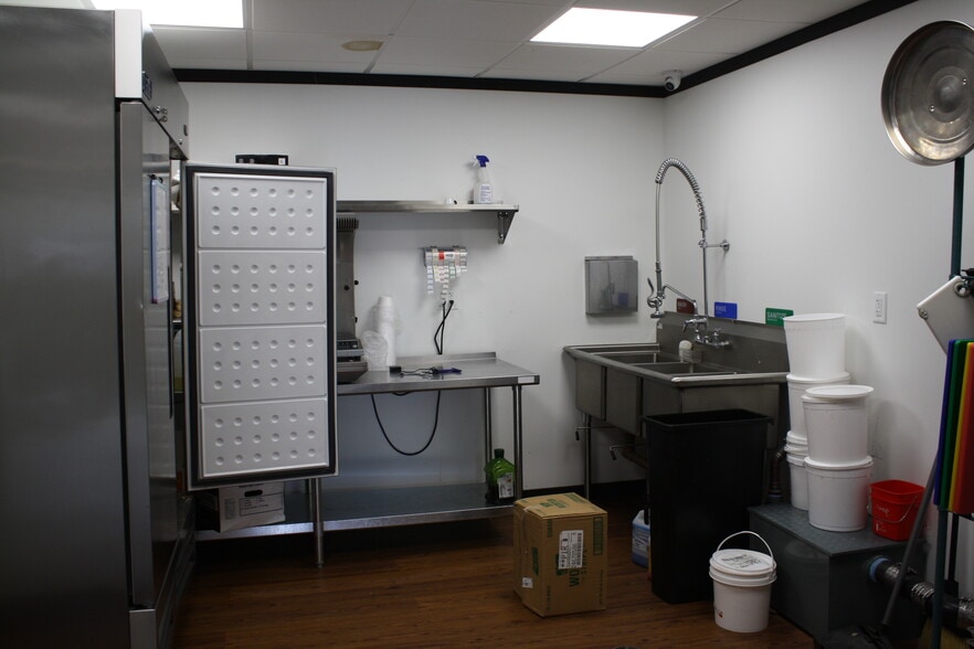 59-65 S Main St, Assonet, MA for lease - Building Photo - Image 3 of 6