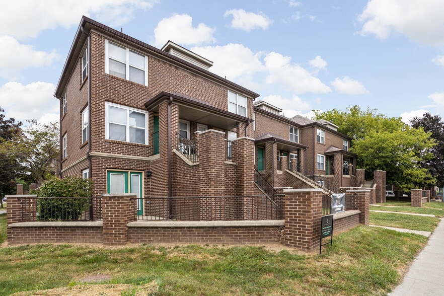 3821 Central Ave, Indianapolis, IN for sale - Primary Photo - Image 1 of 39