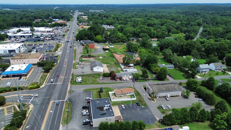 Three Buildings On US-28 in Manassas portefeuille de 3 propriétés à vendre sur LoopNet.ca - Photo du bâtiment - Image 1 de 7