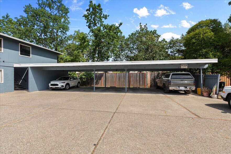 2379 Heidi Pl, Santa Rosa, CA à vendre - Photo du bâtiment - Image 3 de 16
