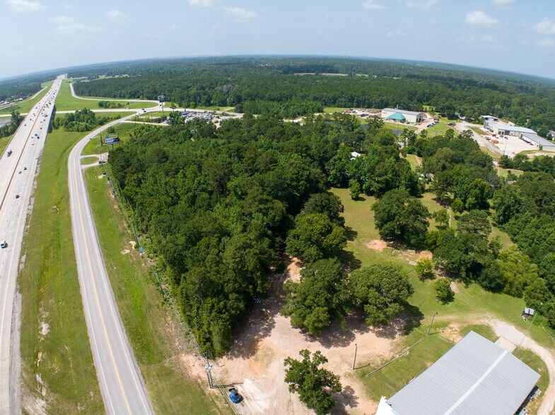 I 45 Feeder Rd, New Waverly, TX à vendre - Photo du bâtiment - Image 2 de 22