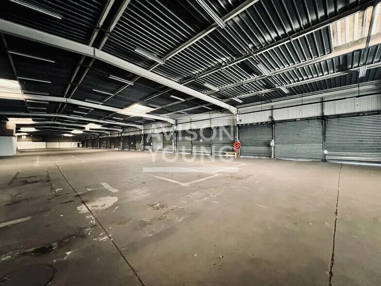 Flex in Aulnay-sous-Bois for lease - Interior Photo - Image 3 of 10