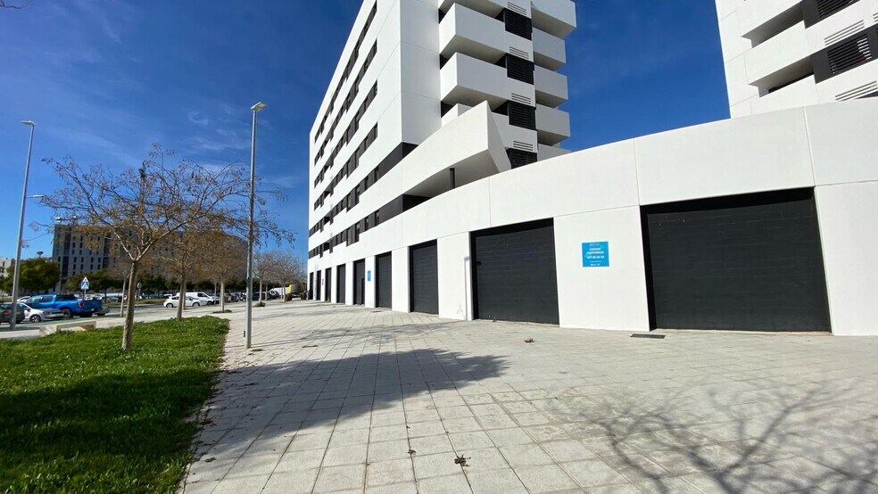Calle Francisco González García, 3, Seville, Sevilla for lease - Building Photo - Image 2 of 6