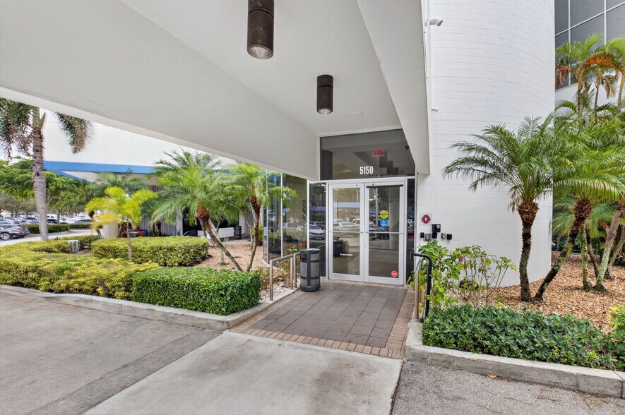 5150 Linton Blvd, Delray Beach, FL à louer - Photo du bâtiment - Image 2 de 42