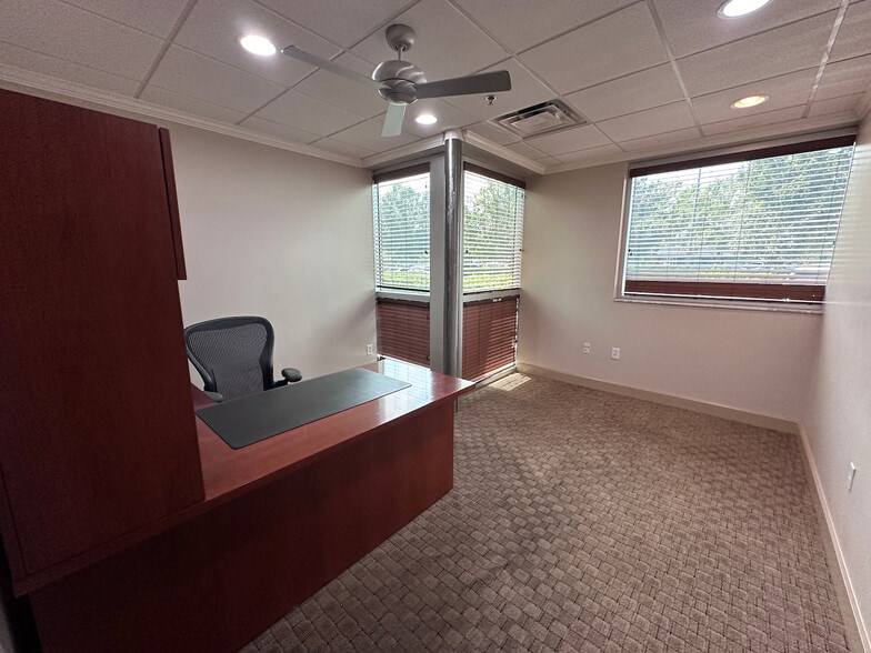 6314 Kingspointe Pky, Orlando, FL for lease - Interior Photo - Image 3 of 8