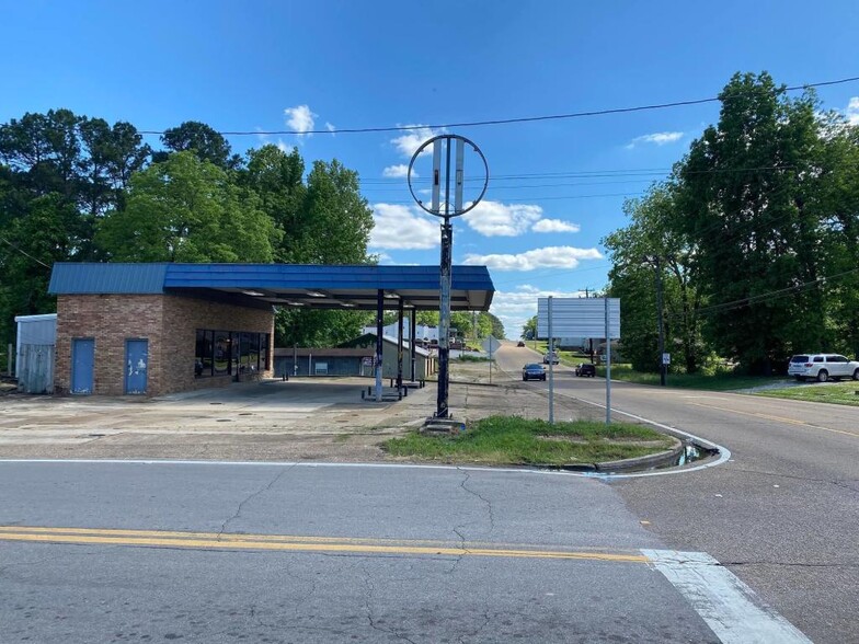 210 N 4th St, Baldwyn, MS for sale - Building Photo - Image 1 of 1