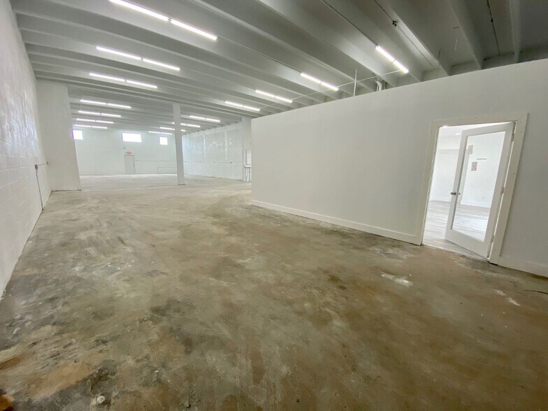 242 W 21st St, Hialeah, FL à louer - Photo intérieure - Image 2 de 13