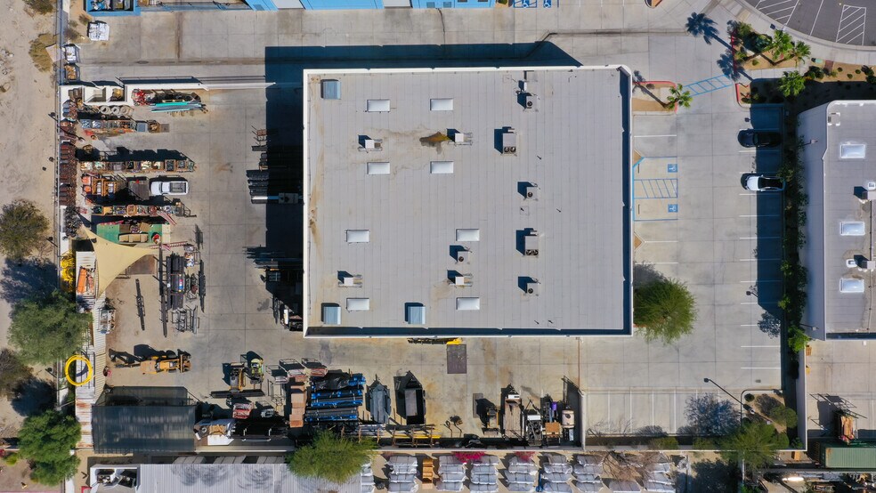 31065 Plantation Dr, Thousand Palms, CA à vendre - Photo du bâtiment - Image 3 de 18