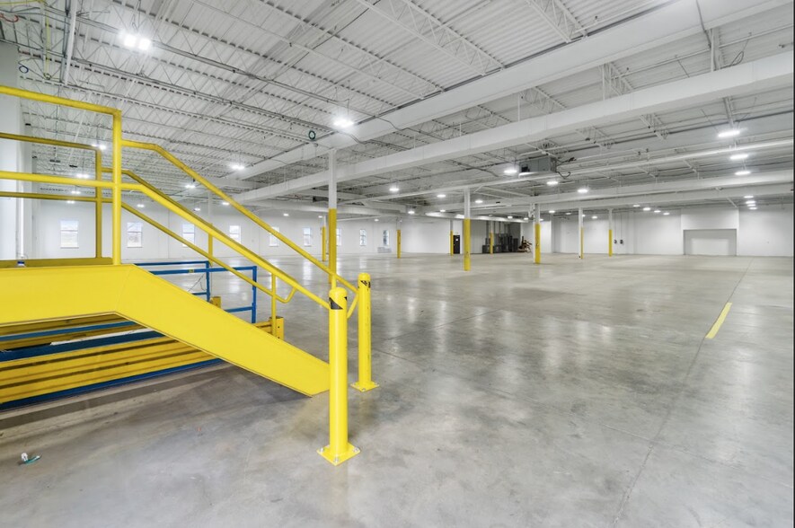 6040 Tarbell Rd, Syracuse, NY à louer - Photo du bâtiment - Image 3 de 5