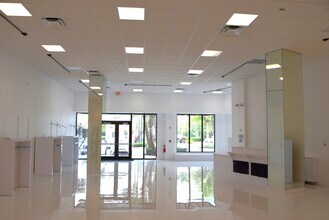 115 Front St, Jupiter, FL for lease Interior Photo- Image 2 of 6
