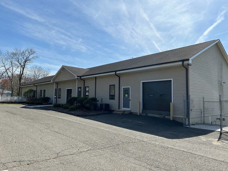 86 Payne Rd, Danbury, CT à louer - Photo du bâtiment - Image 1 de 7