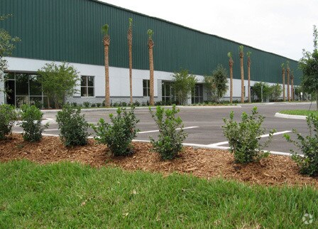 1750-1764 Business Center Ln, Kissimmee, FL à louer - Photo du bâtiment - Image 2 de 13