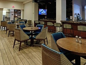 6300 Waterford Blvd, Oklahoma City, OK à louer Photo du bâtiment- Image 2 de 9