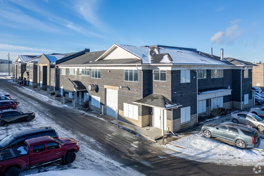 5150 47th St NE, Calgary, AB à vendre - Photo du bâtiment - Image 1 de 3