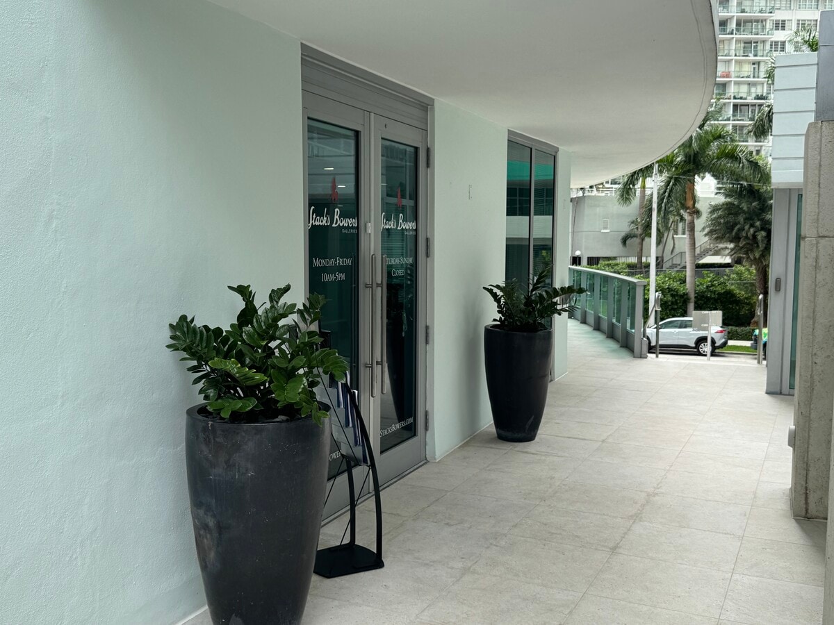 1331 Brickell Bay Dr, Miami, FL 33131 - Unit CU2 -  - Interior Photo - Image 2 of 19