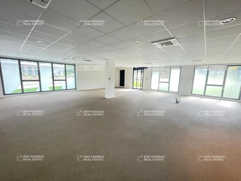 Office in Saint-Herblain for sale - Building Photo - Image 2 of 15