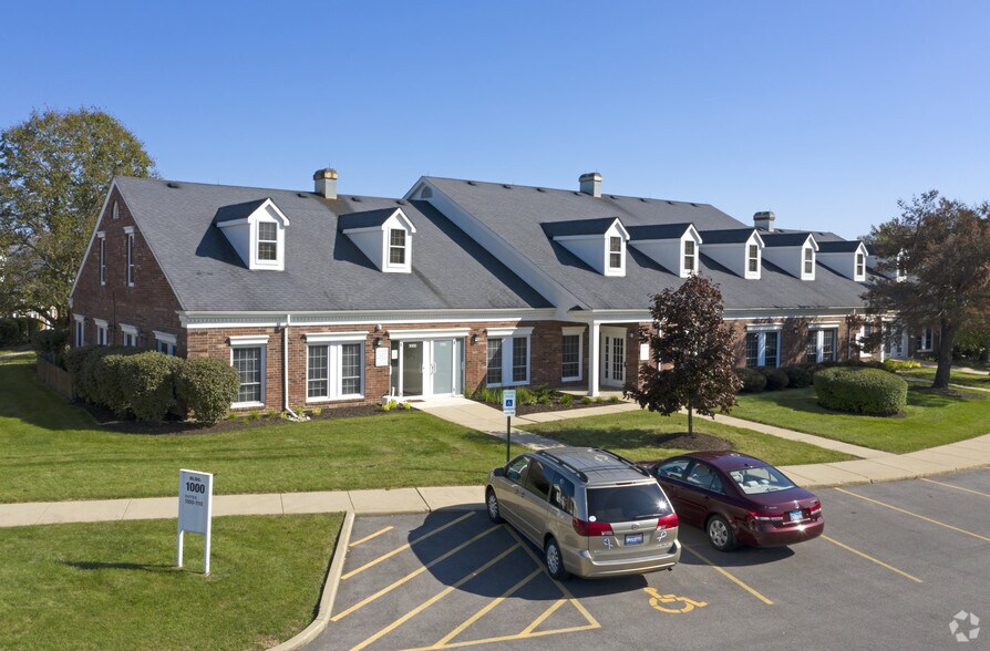 33 W Higgins Rd, South Barrington, IL à vendre - Photo principale - Image 1 de 3