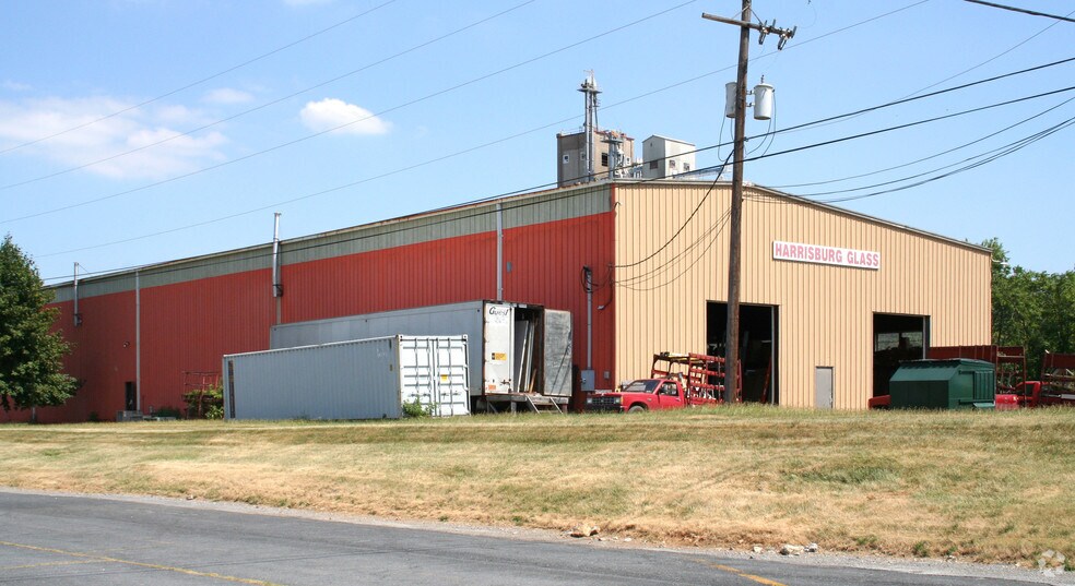 444 Railroad Ave, Camp Hill, PA for lease - Building Photo - Image 2 of 8