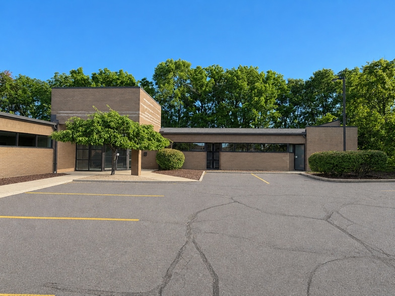 42 Woodcroft Trl, Dayton, OH à louer - Photo du bâtiment - Image 3 de 7
