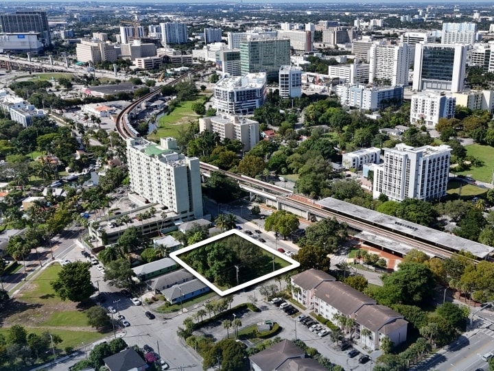 752-766 NW 11th St, Miami, FL for sale - Aerial - Image 1 of 3