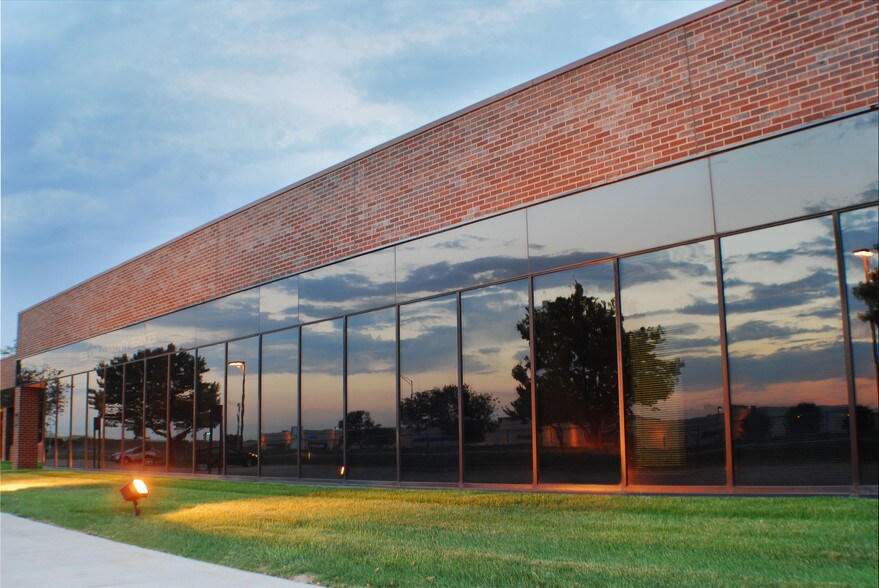 11200-11274 Aurora Ave, Urbandale, IA à louer - Photo du bâtiment - Image 2 de 6