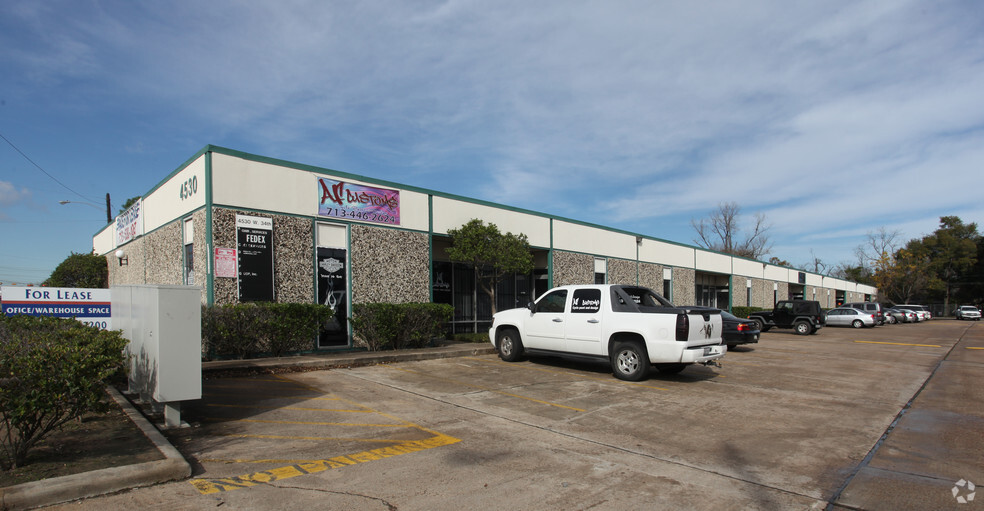 4530 W 34th St, Houston, TX for sale - Primary Photo - Image 1 of 1