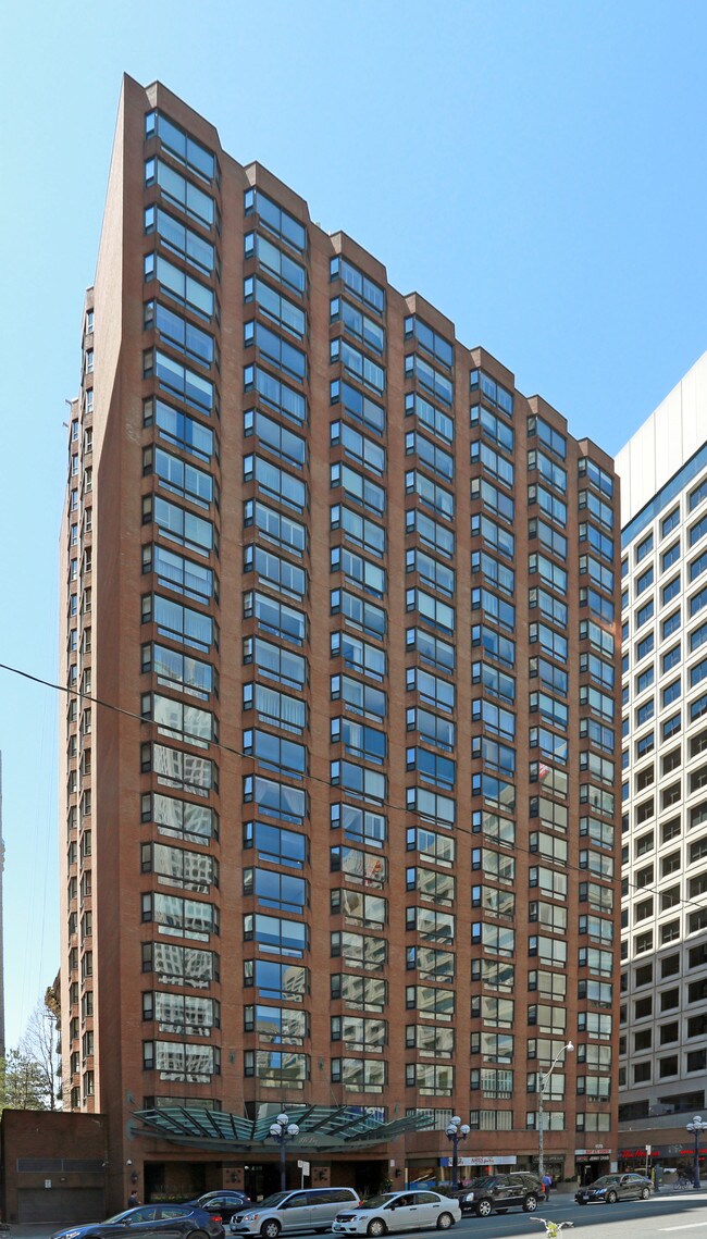 Plus de détails pour 1168 Bay St, Toronto, ON - Bureau, Commerce de détail à louer