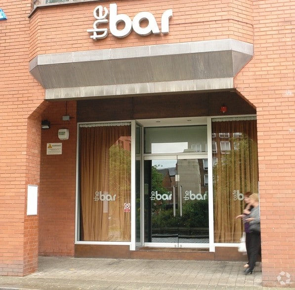 Nelson Sq, Bolton à louer - Photo du bâtiment - Image 3 de 5