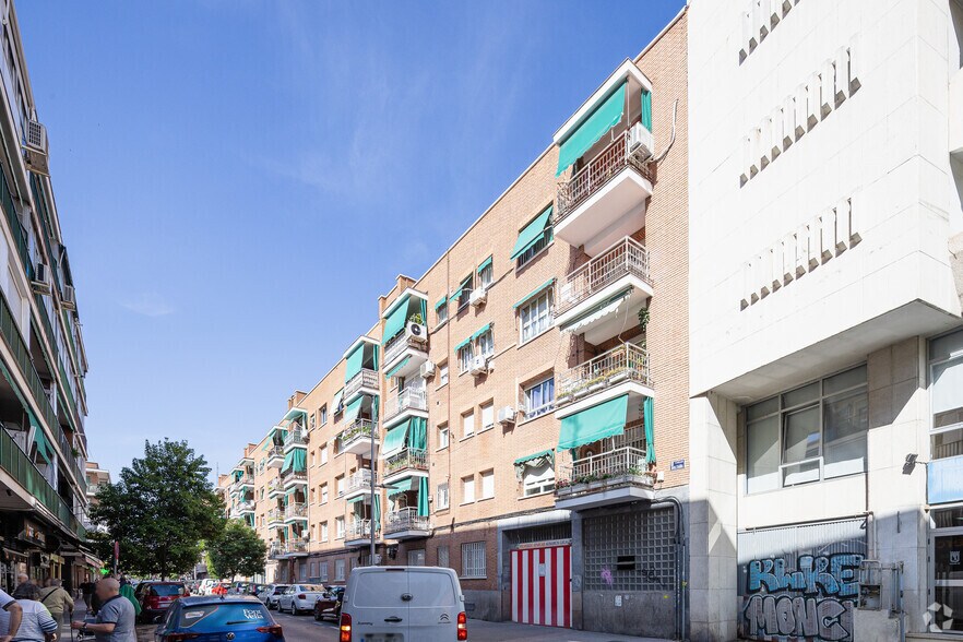Calle De Boltaña, 17-19, Madrid, Madrid à vendre - Photo du bâtiment - Image 2 de 7