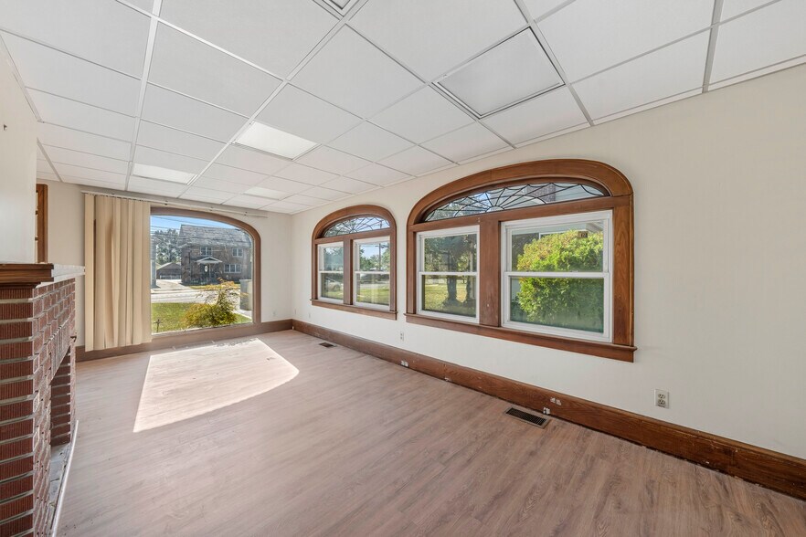 150 W End Ave, Somerville, NJ à vendre - Photo du bâtiment - Image 2 de 30