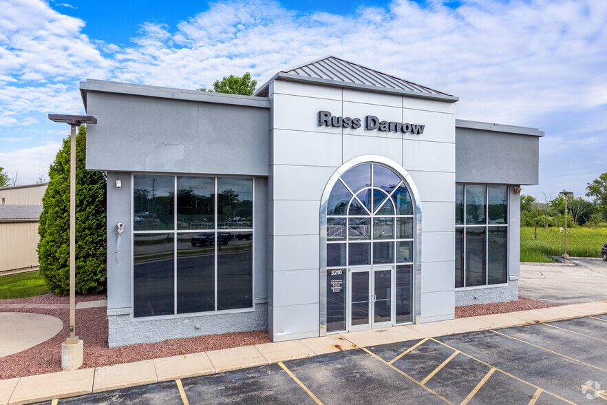 3210 W Washington St, West Bend, WI for sale - Building Photo - Image 3 of 26