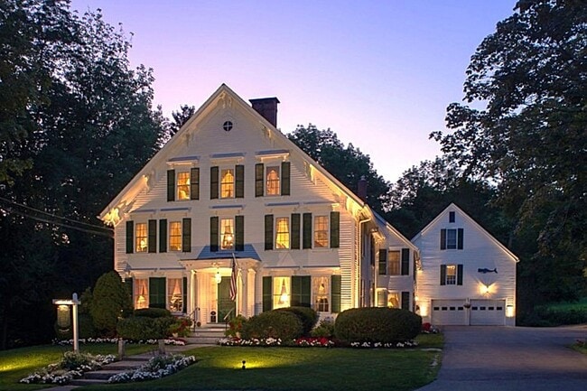 More details for 22 High St, Camden, ME - Hospitality for Sale