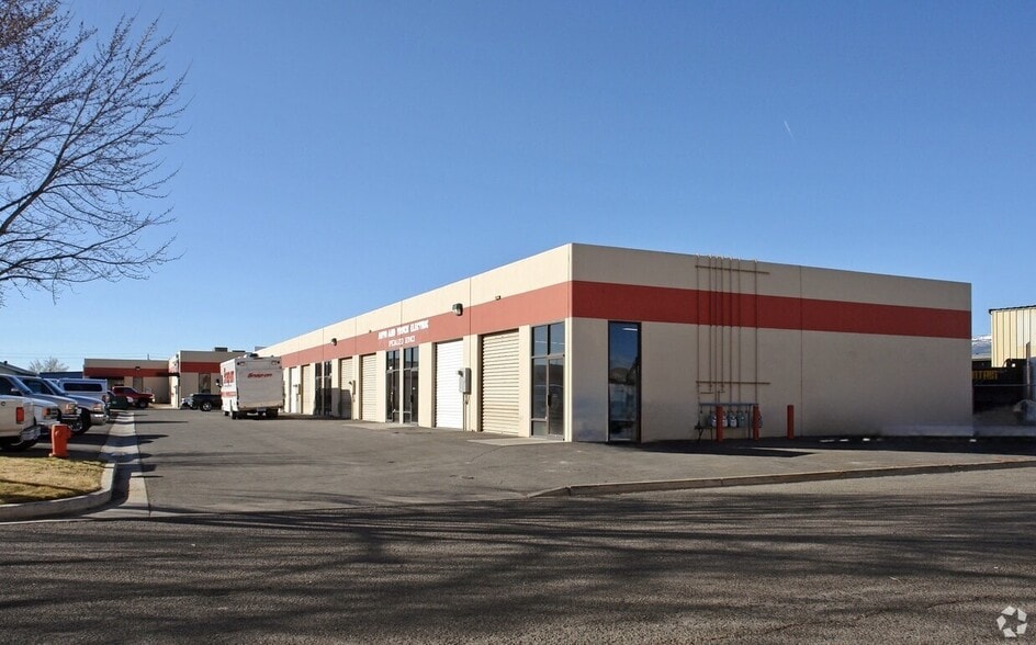 1233-1267 Gator Way, Sparks, NV for lease - Building Photo - Image 3 of 3