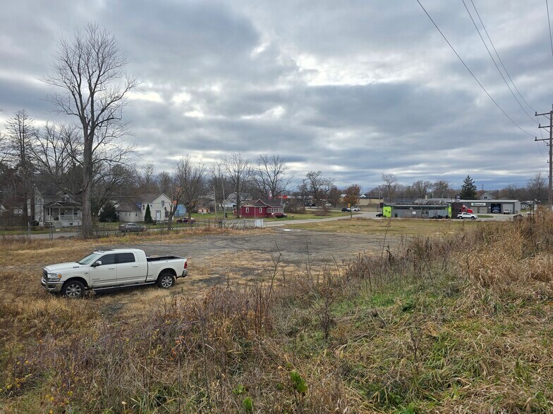 116-126 Frost St, Jackson, MI à vendre - Photo du bâtiment - Image 2 de 5