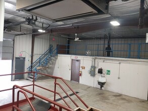 234 W Town Rd, Pulaski, WI for lease Interior Photo- Image 1 of 8