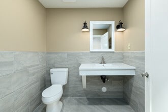 1595 Walter St, Ventura, CA à louer Photo intérieure- Image 2 de 13