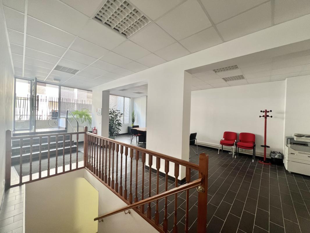Office in Paris for sale Building Photo- Image 1 of 9