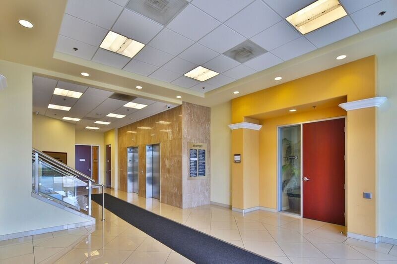 22 Odyssey, Irvine, CA à louer - Hall d’entrée - Image 3 de 15