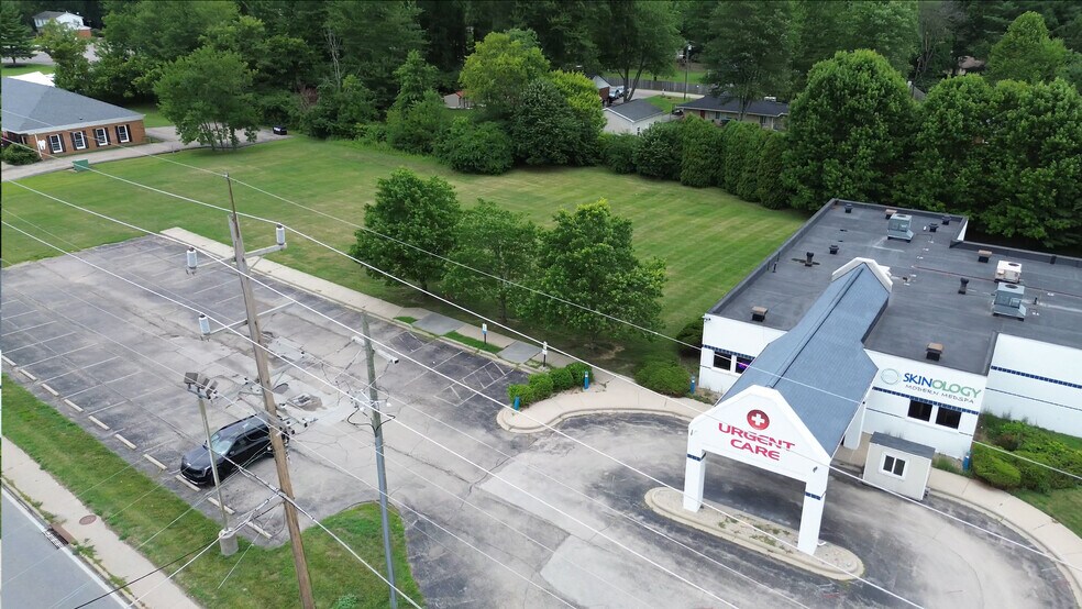 872 Ohio Pike, Cincinnati, OH for sale - Building Photo - Image 1 of 12